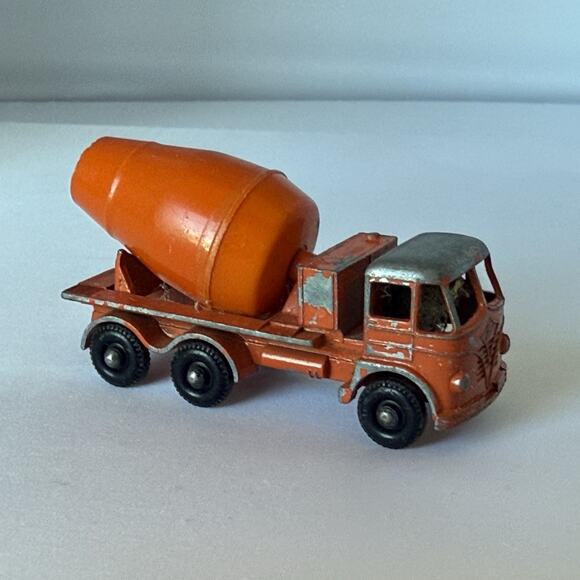 Vintage Lesney Matchbox Trucks Lot of 5 - Diecast Construction & Utility Vehicle - Picture 2 of 7